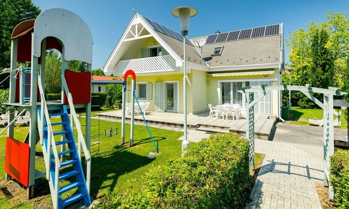 Balatonkeresztur House | Wonderful private villa for 12 guests with WIFI, A/C, private pool, TV, terrace and parking