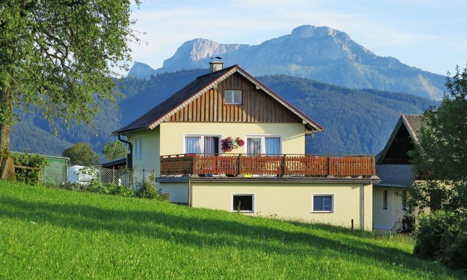 Oberwang House | Wonderful private villa for 4 people with TV and terrace