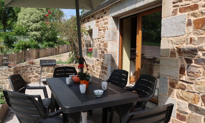 Ploulech House | Wonderful private villa for 6 people with WIFI, TV, terrace, pets allowed and parking