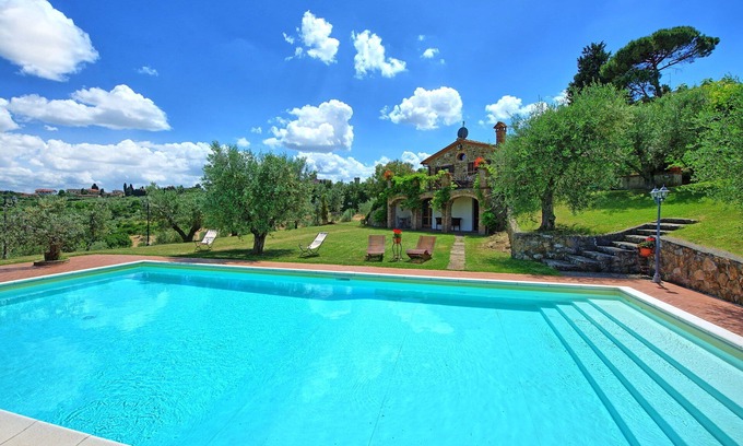 Lucignano Villa | Wonderful private villa for 12 people with A/C, WIFI, private pool, TV, patio and panoramic view
