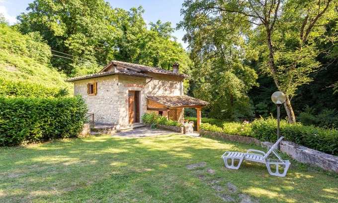 Molezzano Villa | Wonderful private villa for 4 guests with WIFI, TV, patio and pets allowed