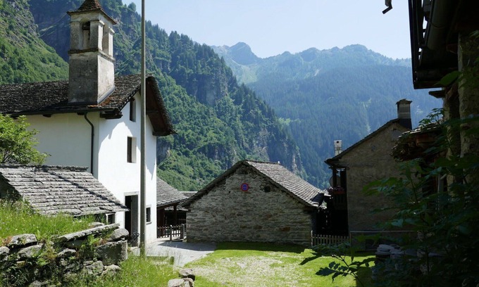 Malvaglia House | Wonderful private villa for 2 guests with TV, balcony and parking