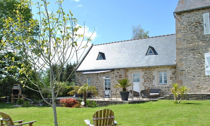 Lannion House | Wonderful private villa for 7 guests with WIFI, TV, terrace, pets allowed and parking