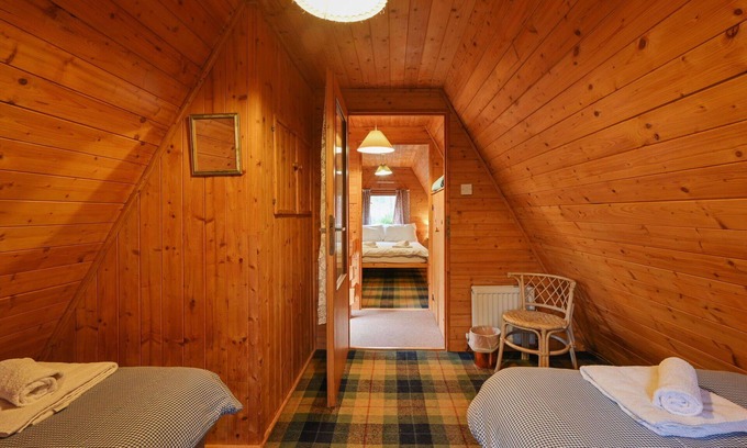 Beauly House | Wonderful private villa for 4 guests with WIFI, TV, pets allowed and parking