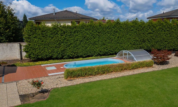 Dolni Chabry Villa | Wonderful private villa for 8 people with WIFI, private pool, TV, terrace and parking