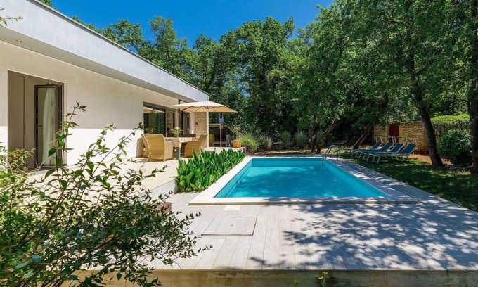 Babici House | Wonderful private villa for 4 people with A/C, private pool, WIFI, TV, terrace and pets allowed