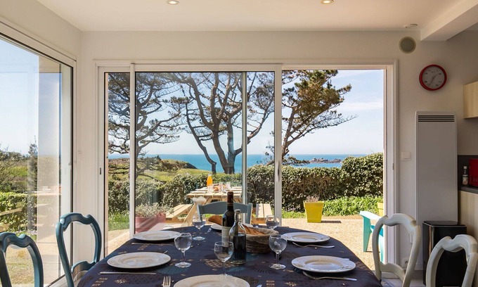 Plouarzel House | Wonderful private villa for 6 guests with WIFI, TV, terrace and parking