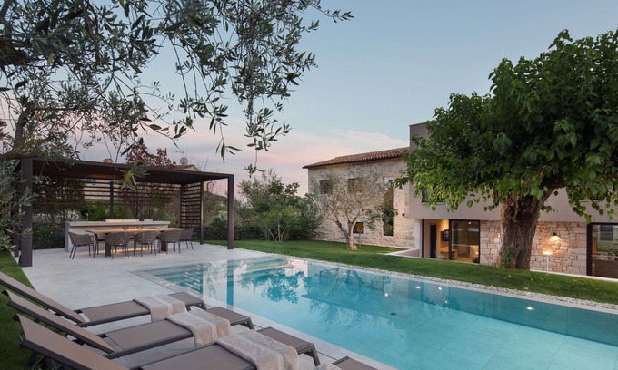 Kirmenjak Villa | Wonderful private villa for 10 guests with private pool, A/C, WIFI, hot tub, TV, terrace and par.