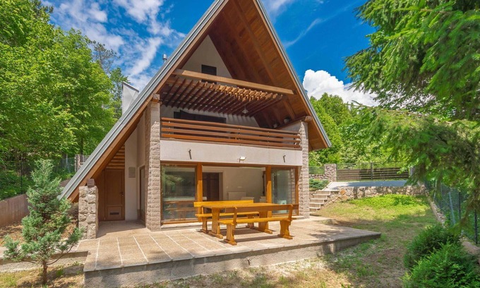 Lic House | Wonderful private villa for 4 guests with WIFI, A/C, hot tub, TV, terrace and parking