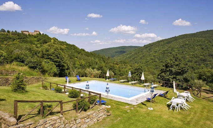 Pieve di Chio Villa | Wonderful private villa for 10 guests with WIFI, private pool, TV and parking, close to Cortona