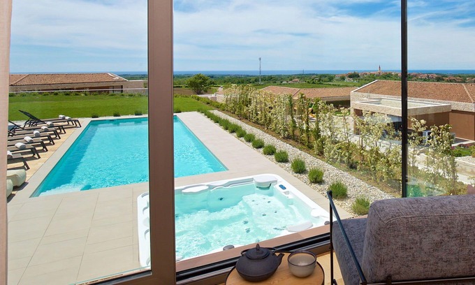 Brtonigla Villa | Wonderful private villa with private pool, hot tub, WIFI, A/C, TV, terrace and pets allowed