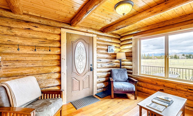 Polebridge Cabin | Wonderful rustic cabin with a full kitchen - near Glacier National Park