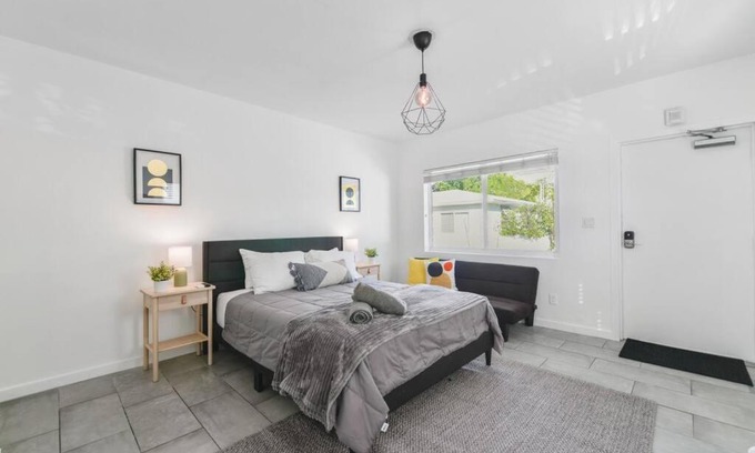 Northeast Miami Apartment | Wonderful Studio Residence 15 min from the beach