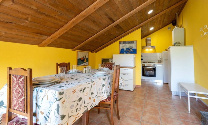 San Damiano dʼAsti Villa | Wonderful villa for 5 people with WIFI, pool, TV, patio, pets allowed and panoramic view