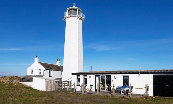 Barrow-in-Furness House | Wonderful villa for 2 guests with WIFI, TV and parking