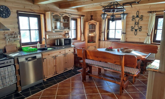 Korenov Villa | Wonderful villa for 10 people with hot tub, WIFI and TV