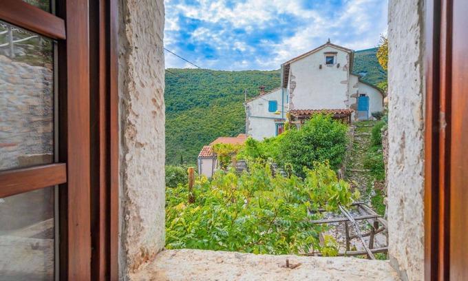 Sucici House | Wonderful villa for 6 people with WIFI, A/C, TV, terrace and panoramic view