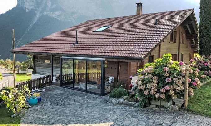 Innertkirchen Villa | Wonderful villa for 4 people with WIFI, TV, terrace, pets allowed and panoramic view