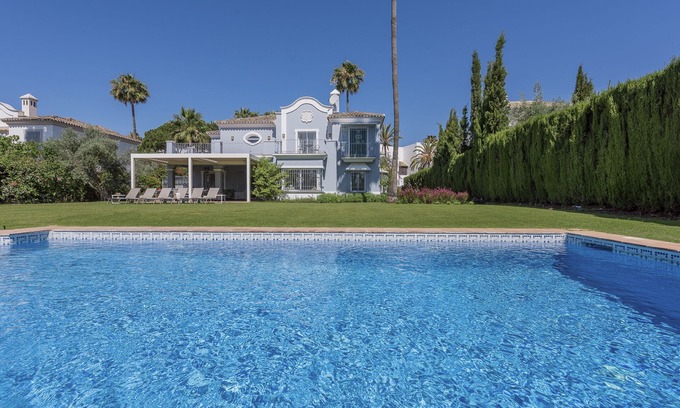Guadalmina Villa | Wonderful villa in Marbella 1,000 meters from the beach