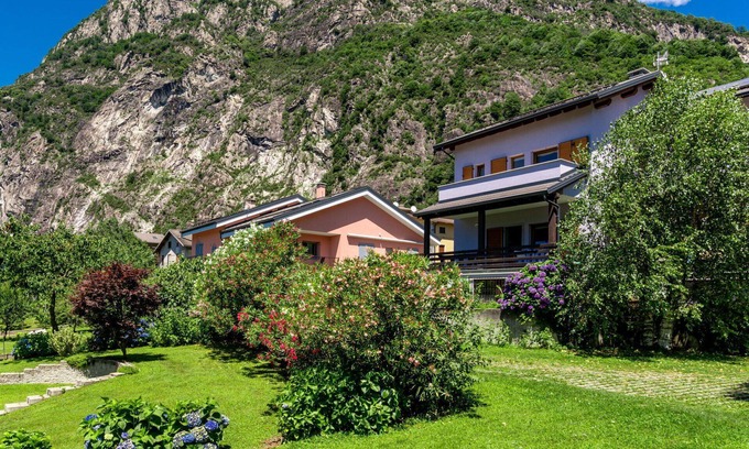 Novate Mezzola House | Wonderful villa for 6 people with WIFI, TV, terrace, pets allowed and panoramic view