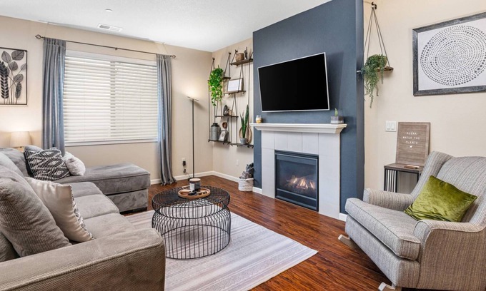 Hazel Dell South House | Wonderfully Appointed Suburban Home, Open Layout, Pet Friendly, Steps to Park, 5 Miles to Vancouver