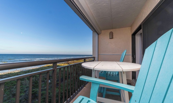 Crescent Beach Condo | Wonderfully Charming Oceanfront 1 Bedroom Condo!