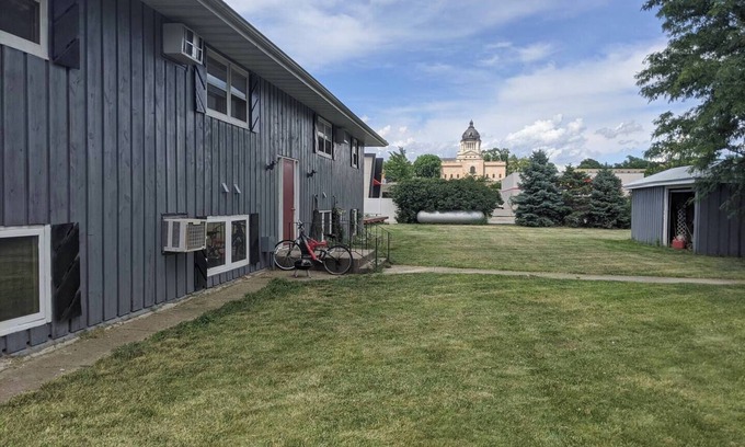 Pierre Apartment | Wonderfully located two bedroom apartment