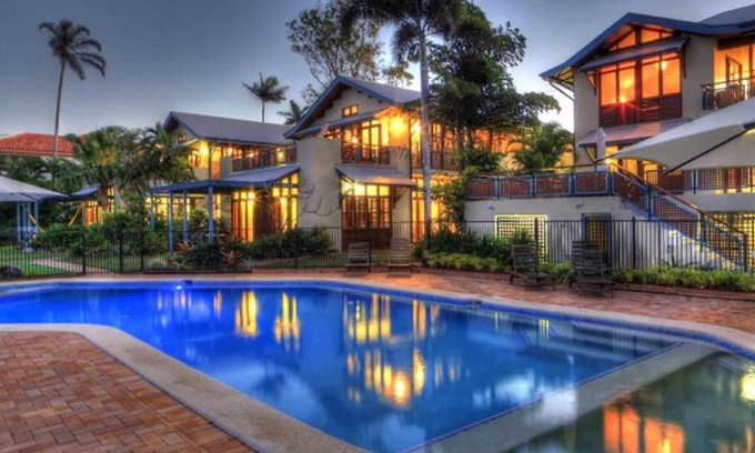 Wongaling Beach Apartment | Wongalinga Absolute Beachfront ~ Tropical Oasis