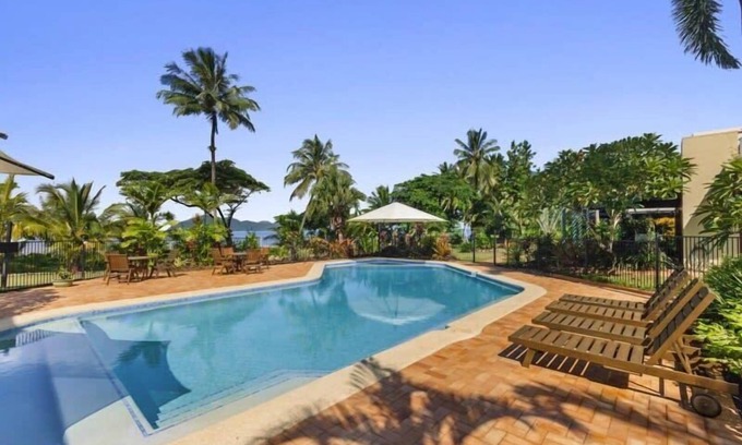 Wongaling Beach Apartment | Wongalinga Absolute Beachfront 2 Bedroom