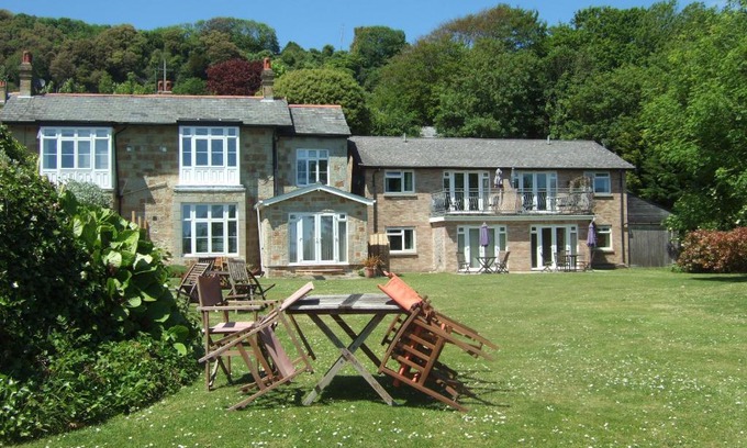 Ventnor Apartment | Woodcliffe Sea-view Apts