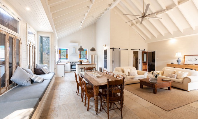 Wollombi House | Woodcutters House | Meander to Wollombi | Best enjoyed with friends or family