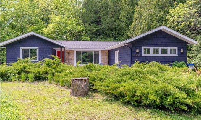 Sister Bay House | Wooded Sister Bay Retreat, Walk to town, Firepit