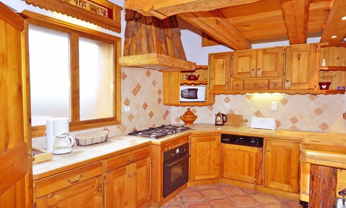 Champagny-en-Vanoise Ski Chalet | Wooden chalet in Paradiski ski area