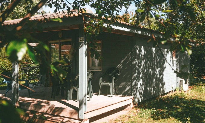 Saint-Denis-d'Oleron Ski Chalet | Wooden chalet with terrace, heated indoor pool 300m from the ocean