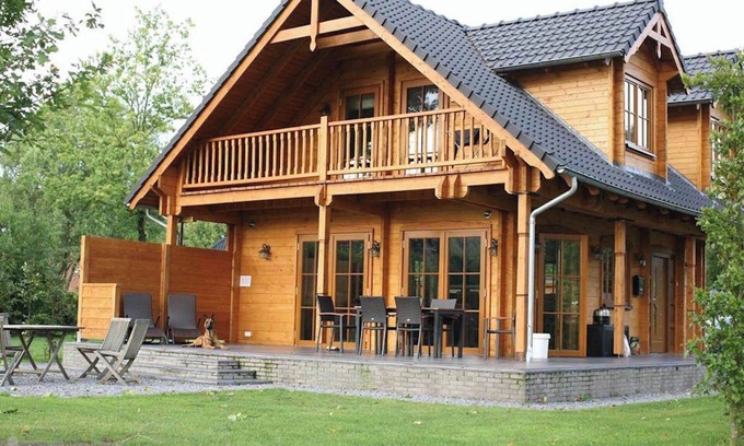 Linde Villa | Wooden Villa Dirk with Wi-Fi, Garden, Balcony, Terrace & Sauna