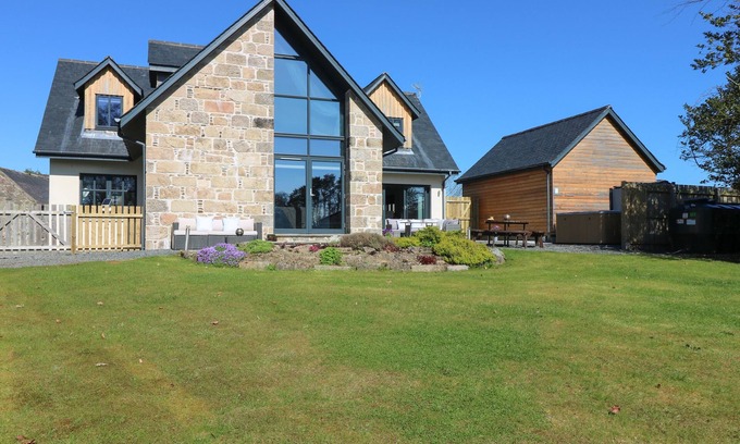 Ellon Cottage | WOODEND CROFT, pet friendly, luxury holiday cottage in Pitmedden