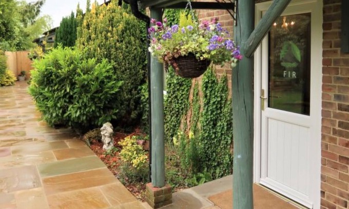 Henfield Cottage | Woodhouse Holiday Cottages, 3 Adjacent Holiday Lets . Ash Cottage