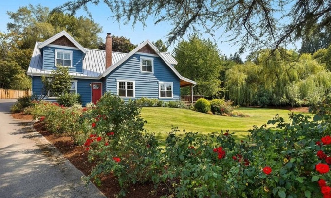 Woodinville Other | Woodinville Farmhouse in Hollywood Wine District 5 Bedrooms 5 Baths sleeps 10