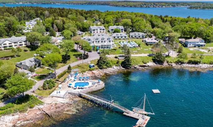 Boothbay Harbor Cabin | Woodland ADA Lodge | Spa Access | No Hidden Fees