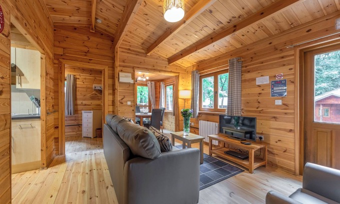 Overton-on-dee Ski Chalet | Woodland Beech Lodge