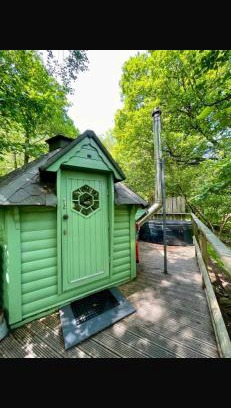 Llanelltyd Apartment | Woodland Cabin with Private Hot Tub
