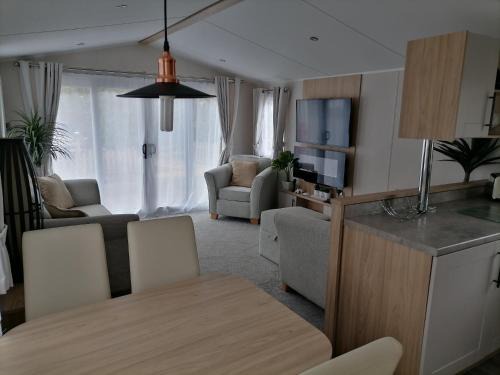 St Leonards-On-Sea House | Woodland Delight - central to historic landmarks in the 1066 area