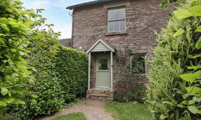 Little Cowarne Cottage | WOODLANDS COTTAGE, pet friendly, character holiday cottage in Docklow