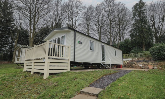 Ruthin Cottage | WOODLANDS PLATINUM (WO29), family friendly, with a garden in Ruthin