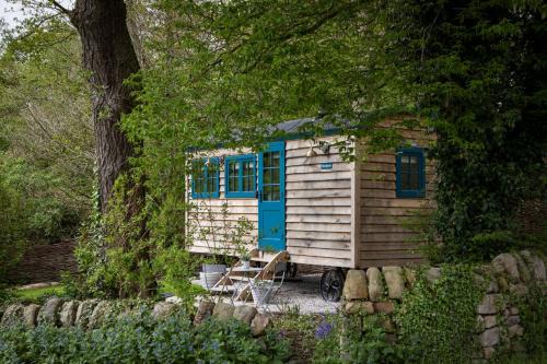 Baslow House | Woodlands Shepherds HutChatsworth Estate