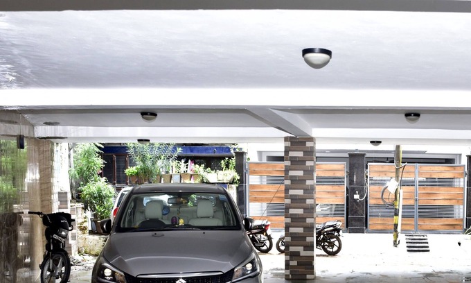 Hauz Khas Apartment | Woodpecker - 2 Bedroom Service Apartment
