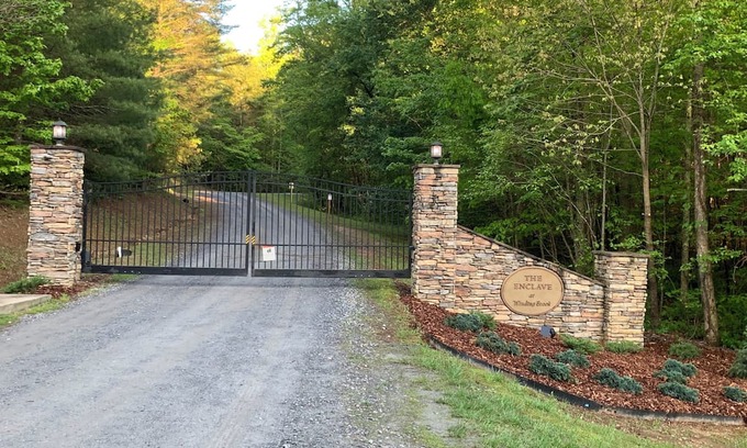 Morganton Cottage | WOODSIDE COTTAGE, a handicapped accessible cottage in Blue Ridge Mtns of N.GA.