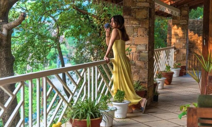 Bhimtal Villa | Woodsmoke,Bhimtal – Lake-View 9 BHK Villa for Memorable Group Stays