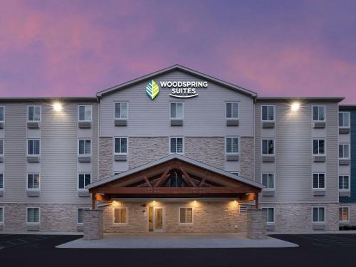 Buford Hotel | WoodSpring Suites Buford near Mall of Georgia-Lake Lanier