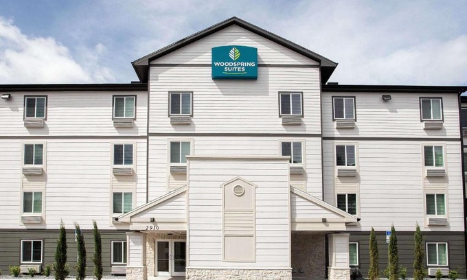 Daytona Beach Hotel | WoodSpring Suites Daytona Beach Int'l Speedway